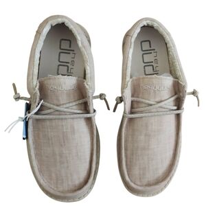 NWT Hey Dude Lady's size 5 / Youth size 4 Big girl 3.5 Wally Beige.